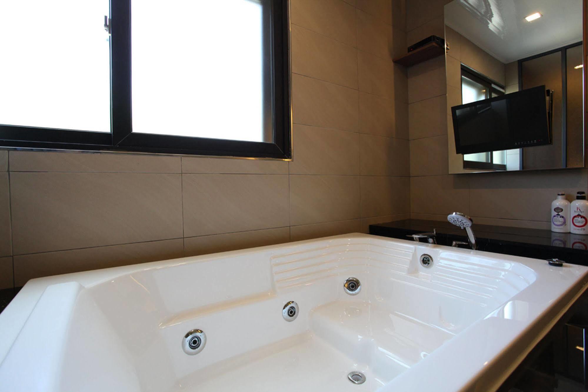 Drive In Hotel Tiamo Pocheon Exterior photo